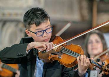 Young Soloists performing works by Mozart, Beethoven and de Bériot With Camerata Tchaikovsky 30th April 2022